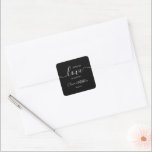 Sticker Carré Mariage Élégant Minimaliste avec Papillon Noir<br><div class="desc">Personnalisez facilement en remplaçant chaque info. Assurez-vous de vérifier la prévisualisation avant d'ajouter au panier. Consultez le lien de la collection sur cette page pour voir tous les articles assortis dans ce design.</div>
