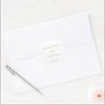 Sticker Carré Mariage moderne Gold Bold<br><div class="desc">Élégant stickers de mariage en faux or avec un design simple et minimal. Une disposition classique avec vos noms en gros caractères pour une touche moderne à ce style traditionnel. Ces autocollants personnalisés sont parfaits pour une suite de faire-part de mariage ou des faveurs de mariage.</div>