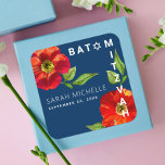 Sticker Carré Marine Bat mitzvah Moderne Gras Aquarelle Florale<br><div class="desc">Soyez fier, réjouissez-vous et célébrez cette étape importante de votre Bat mitzvah préféré ! Utilisez cette aquarelle sophistiquée, chic, étonnante, florale avec le type san serif moderne contre un autocollant bleu marine arrière - plan foncé pour ajouter à sa journée spéciale. Personnalisez le texte personnalisé avec son nom et la...</div>