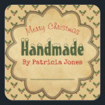 Sticker Carré Merry Christmas Mistletoe Pour Les Cadeaux Fabriqu<br><div class="desc">Lorsque vous donnez votre fameux pack de créations de pain d'épice artisanal, biscuits, tartes aux fruits hachés, bougie ou produits spas, vous mettez tout le monde dans l'esprit de Noël! Cet autocollant vintage a un motif de feuille de papier parchemin sur un arrière - plan vintage, et il dit "Joyeux...</div>