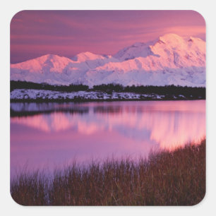 Sticker Carré Mt. Denali au coucher du soleil depuis Reflection