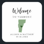 Sticker Carré N'importe quel sac de bienvenue Mariage Vermont co<br><div class="desc">Un autocollant de bienvenue mariage pour les invités à votre mariage, avec l'image du Vermont. Vous pouvez modifier les couleurs pour n'importe quelle partie de ce design, ainsi que déplacer le coeur à l'emplacement de votre mariage. Pour modifier les couleurs, cliquez sur personnaliser, puis sur "modifier à l'aide de l'outil...</div>