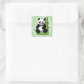 Sticker Carré Ours panda mangeant des feuilles de bambou (Sac)