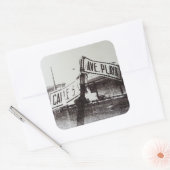 Sticker Carré Panneau de rue noir et blanc (Enveloppe)