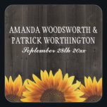Sticker Carré Pays Grange Bois Rustique Tournesol Mariage Faveur<br><div class="desc">Country Barn Wood Rustic Sunflower Wedding Favors Stickers Carré - utilisez ces stickers pour habiller les enveloppes sur les faveurs pour les invités ou ce que vous voulez. Doté d'une grange rustique ou d'un arrière - plan en bois avec des tournesols au fond.</div>