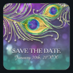 Sticker Carré Peacock Mariage Bijoux Plumes Bokeh<br><div class="desc">Correspondance Enregistrer les scellés ou les autocollants de l'enveloppe de date. Vous voulez un Faire-part de mariage élégant et festif Peacock Feather Themes Party qui est classe et belle? Cette conception est faite de plumes de paon aquarellées à la main, ornées de bijoux en diamant dessinés graphiquement (NOTA : il...</div>