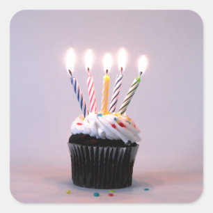 Sticker Carré Petit gâteau d'anniversaire avec des bougies