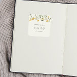 Sticker Carré Plaque de Baby shower Fleur sauvage jaune délicat<br><div class="desc">Un grand ajout pour Baby's First Library ou l'utilisation comme un livre personnalisé Ce livre appartient à Sticker. Paire avec notre assortiment apporter une carte de demande de livre trouvée dans la boutique Adore Paper Co sur Zazzle.</div>