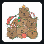 Sticker Carré Qukka Christmas Tree Funny Animal Christmas<br><div class="desc">The quokkas look like a christmas tree. Veuh fairy lights and Santa's hats they are perfect pour Christmas. Every Quokka lover is happy about cute animals for the holidays en hiver.</div>