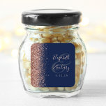 Sticker Carré Rose bleu de la marine moderne Parties scintillant<br><div class="desc">Cet élégant autocollant mariage moderne présente un design de parties scintillant en or rose sur le bord gauche. Customisez facilement le texte rose rose sur un arrière - plan bleu marine,  avec les noms de la mariée et du marié en calligraphie manuscrite sur une grande esperluette.</div>