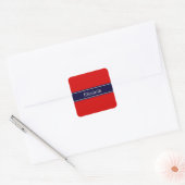 Sticker Carré Rouge uni, ruban bleu marine Nom Monogramme (Enveloppe)