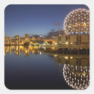 Sticker Carré Science World et CBD reflétés dans False Creek,