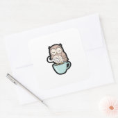 Sticker Carré Sleepy Owl on Coffee – Cute Cozy Illustration (Enveloppe)