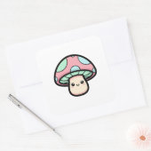 Sticker Carré Smiling Mushroom – Cute Kawaii Illustration (Enveloppe)