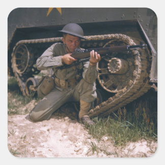 Sticker Carré Soldat de la Seconde Guerre mondiale agenouillé av