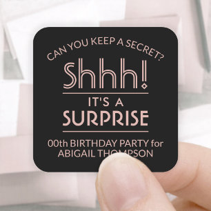 Sticker Carré Surprise fête d'anniversaire Shhh! Rose et noir él
