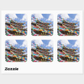 Sticker Carré Temple tibétain avec drapeaux de prière - Yunnan,  (Feuille)