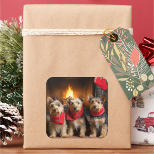 Sticker Carré Terrier Australien au coin du feu de Noël