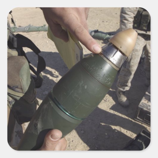 Sticker Carré Un chef d'équipe indique un délai (Devant)