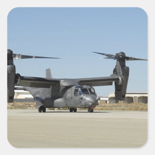 Sticker Carré Un CV-22 Osprey se prépare au décollage (Devant)