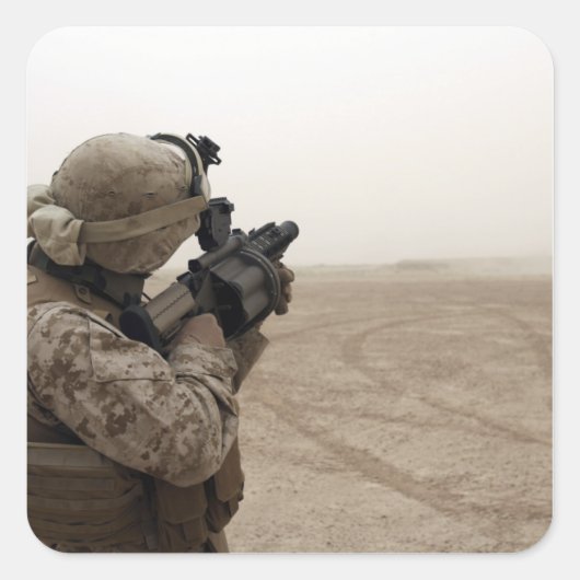 Sticker Carré Un Marine tire le M-32 (Devant)