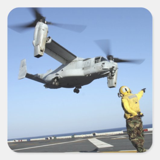 Sticker Carré Un MV-22 Osprey lance le USS Nassau (Devant)