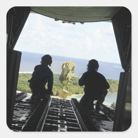 Sticker Carré Une boîte de biens humanitaires (Devant)