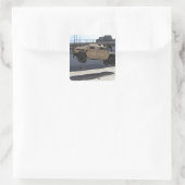 Sticker Carré Une grue monte un M998 Humvee (Sac)
