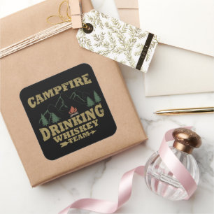 Sticker Carré Whiskey cite d'amusants propos de campeurs de camp