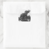 Sticker Carré Young Elephant pris dans un piège (Sac)