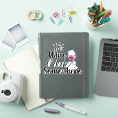 Sticker C'est Wine O'clock Quelque part qui dit (Couverture iPad)