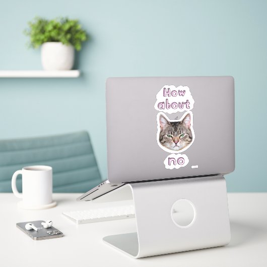 Sticker Chat agacé (Ordinateur portable sur le bureau)