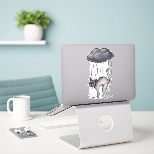 Sticker Chat gris le jour de la pluie (Ordinateur portable sur le bureau)