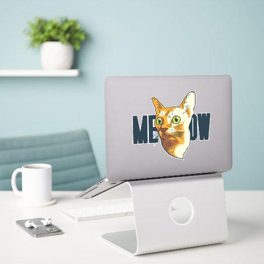 Sticker Chat mignon qui fixe  (Ordinateur portable sur le bureau)