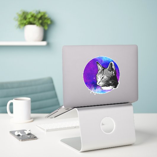 Sticker Chat Nebula Space tendance (Ordinateur portable sur le bureau)