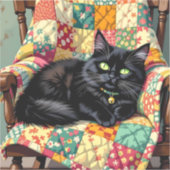 Sticker Chat noir mignon sur chaise à rocher (Recto)