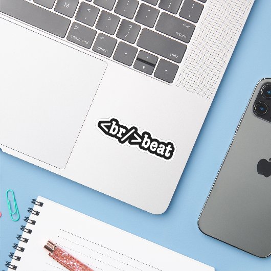 Sticker code HTML breakbeat (Ordinateur portable avec iPhone)