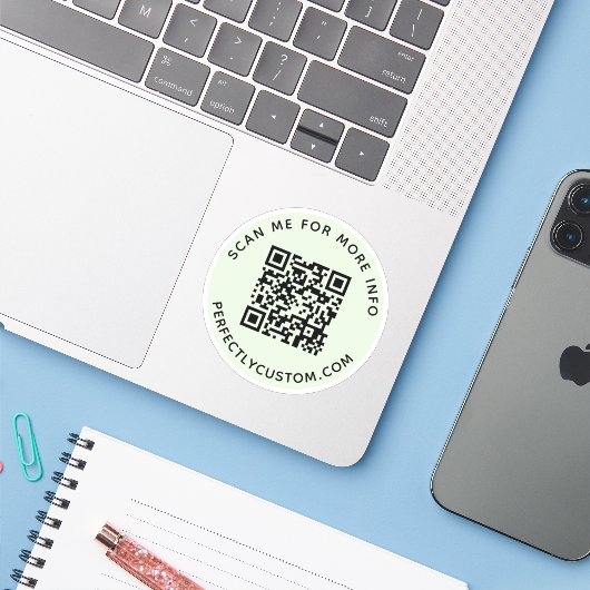 Sticker Code QR personnalisé Balancez-moi pour plus d'info (Ordinateur portable avec iPhone)