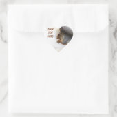 Sticker Cœur Écureuil sur un banc et quelques noix (Sac)