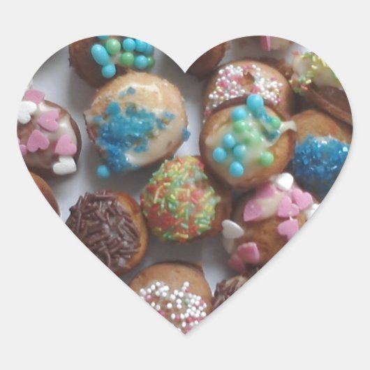 Sticker Cœur petits gâteaux d'anniversaire colorés, nourriture, (Devant)