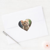 Sticker Cœur Tabby Chat Orange Assis Entre Fleurs (Enveloppe)