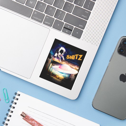 Sticker collant Snitz de Bob's Saucer Repair (Ordinateur portable avec iPhone)