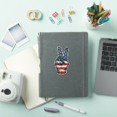 Sticker Conception de chemise vectorielle main de paix pat (Couverture iPad)
