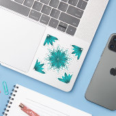 Sticker Conception de mandala à feuilles de teal sur fond  (Ordinateur portable avec iPhone)
