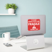 Sticker Conception d'étiquette d'expédition fragile manipu (Ordinateur portable sur le bureau)