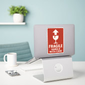 Sticker Conception d'étiquette d'expédition fragile manipu (Ordinateur portable sur le bureau)