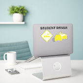 STICKER CONDUCTEUR ÉTUDIANT - JAUNE CRASH (Ordinateur portable sur le bureau)