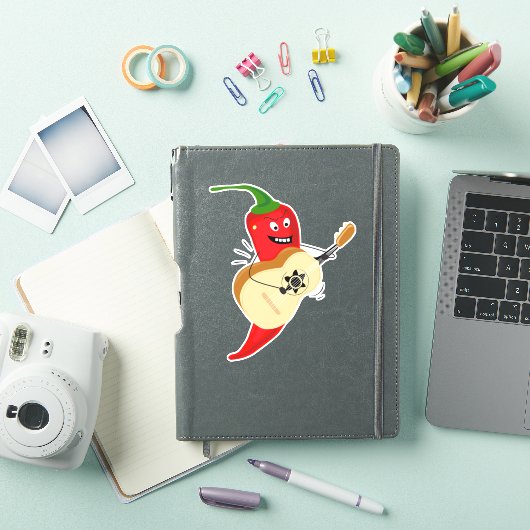 Sticker Crazy Chili Pepper Jouer Guitare, Drôle Nourriture (Couverture iPad)