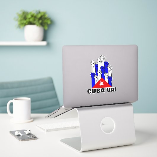 STICKER CUBA VA ! (Ordinateur portable sur le bureau)
