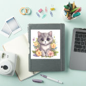 Sticker Cute chaton gris avec fleurs de printemps (Couverture iPad)